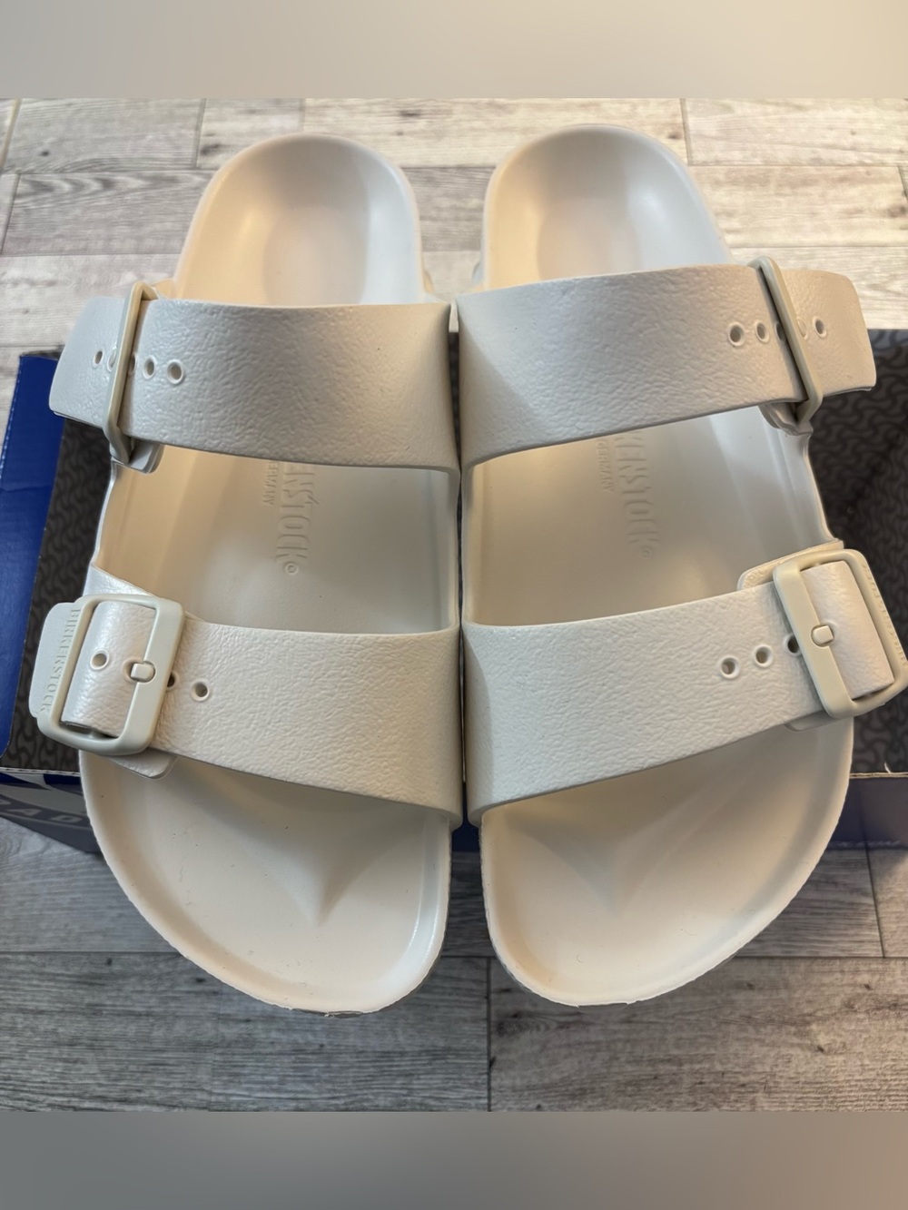 Women BIRKENSTOCK Arizona EVA Sandals. Size 39/US L 8.0. Color: Eggshell. - Picture 8 of 11